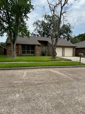 2411 Farriers Bend Dr.