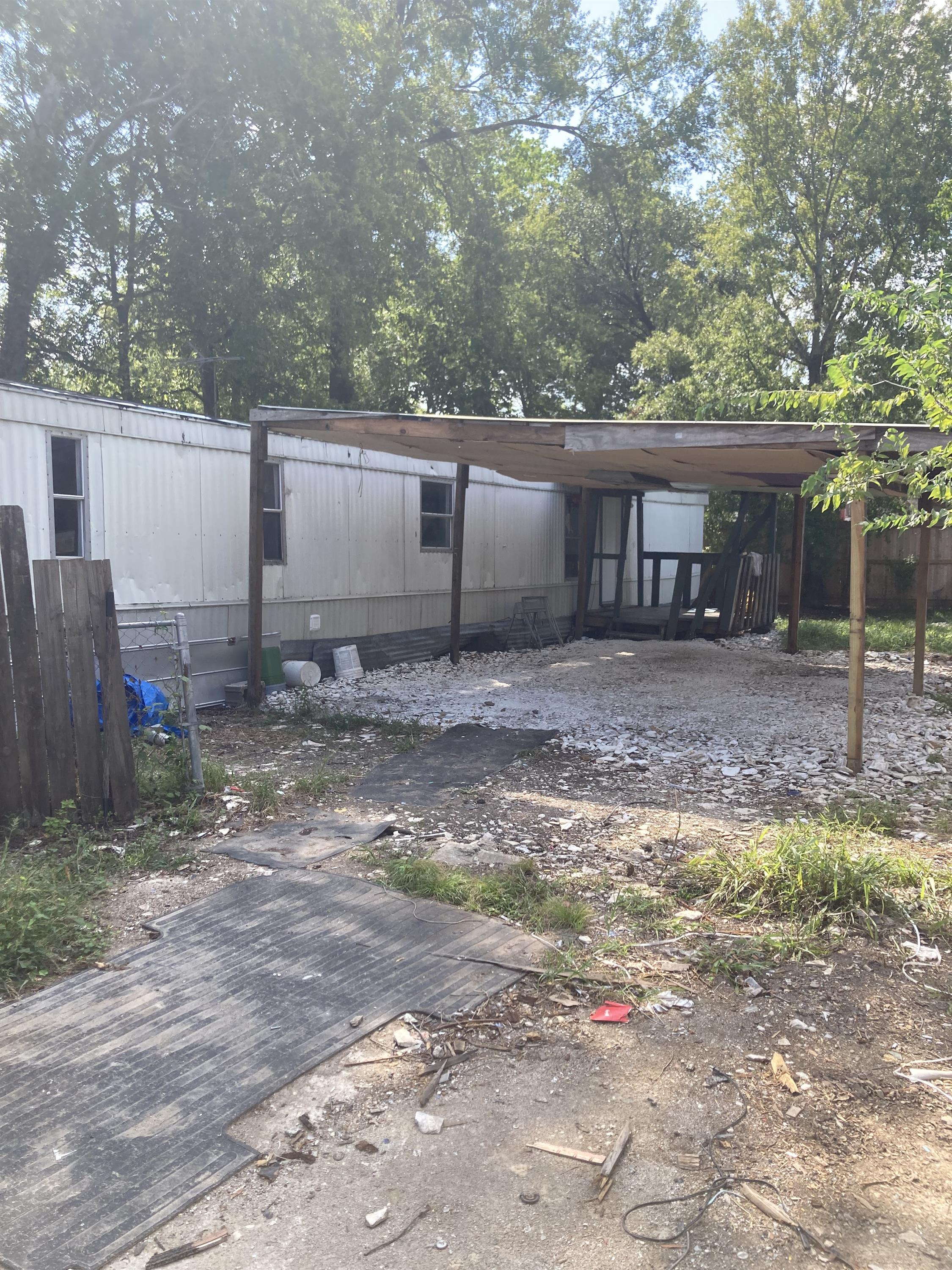 321 West Austin Ave., Unit M